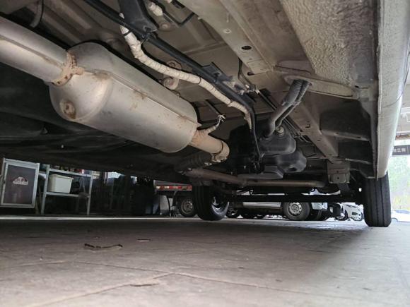 [芜湖·皖B] 二手上汽大通MAXUS新途V802021款 2.0T 手动经典傲运通长轴中顶6/7/8/9座