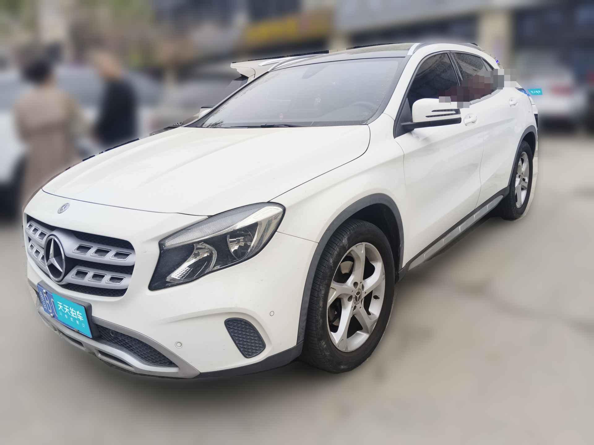 [青岛·鲁B] 奔驰奔驰GLA2018款 GLA 200 动感型