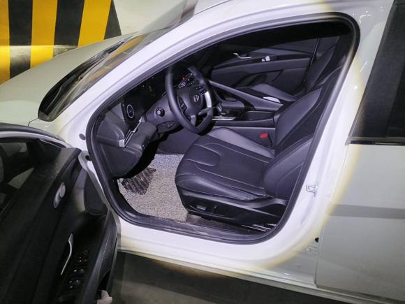 [义乌·浙G] 二手现代伊兰特2023款 1.5L CVT LUX尊贵版