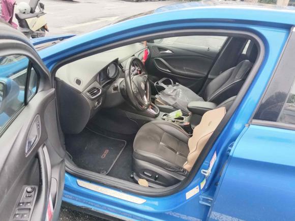 [杭州·浙A] 二手别克威朗2016款 两厢GS 20T 双离合纵情运动型