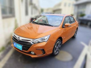 比亚迪秦新能源2015款 1.5T 双冠旗舰Plus版
