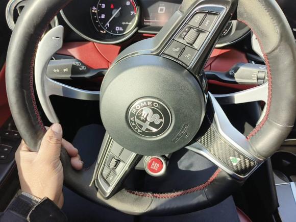 [上海·沪A] 二手阿尔法·罗密欧Giulia朱丽叶2017款 2.0T 200HP 豪华版