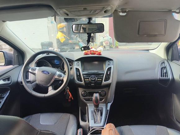 [南京·苏L] 二手福特福克斯2012款 三厢 1.6L 自动风尚型