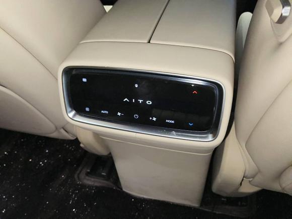 [深圳·粤B] 二手AITO 问界问界M92024款 增程 Max版 52kWh 6座版