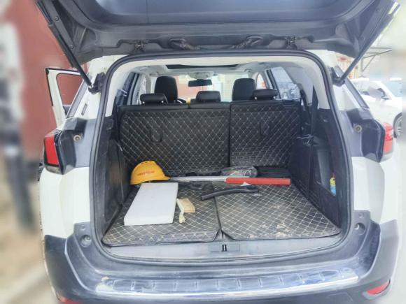 [武汉·鄂A] 二手标致标致50082017款 350THP 7座精英版