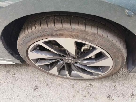 [上海·苏U] 二手奥迪奥迪A32024款 A3L Limousine 35 TFSI 时尚运动型