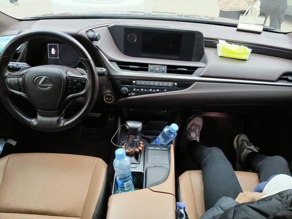 [南昌·赣A] 二手雷克萨斯雷克萨斯ES2020款 200 卓越版