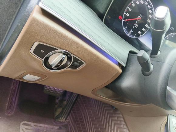 [武汉·鄂A] 二手奔驰奔驰E级2019款 改款 E 300 L 运动豪华型