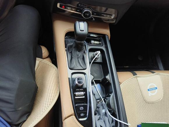 [上海·浙F] 二手沃尔沃沃尔沃XC902015款 T6 智雅版 5座