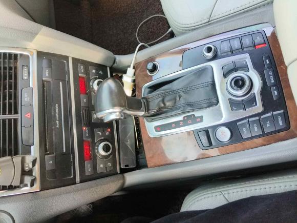 [上海·沪D] 二手奥迪奥迪Q72012款 3.0 TFSI 技术型(200kW)