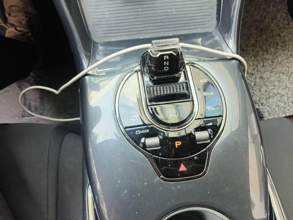 [上海·沪A] 二手比亚迪比亚迪e22023款 舒适型