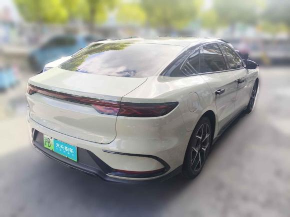 [上海·沪B] 二手比亚迪汉2022款 EV 创世版 715KM前驱尊荣型