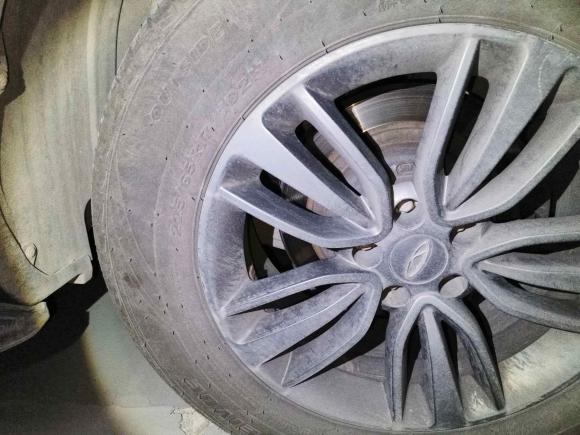 [济南·鲁A] 二手奇瑞瑞虎52016款 2.0L CVT家悦版