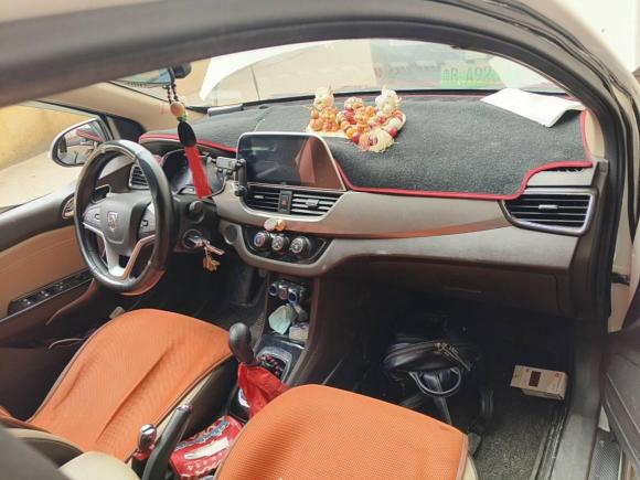 [青岛·黑A] 二手宝骏宝骏310W2017款 1.5L 手动时尚型 国V