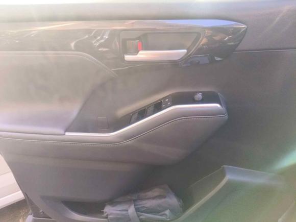 [青岛·鲁U] 二手丰田皇冠陆放2021款 2.5L HEV四驱豪华版