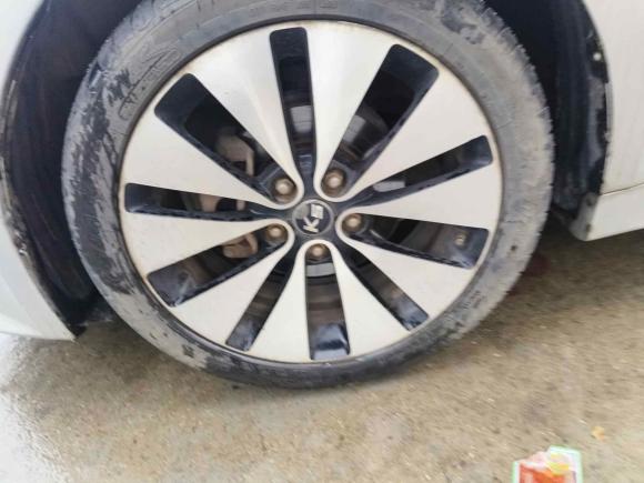 [南昌·赣A] 二手起亚起亚K52011款 2.0L 自动DLX