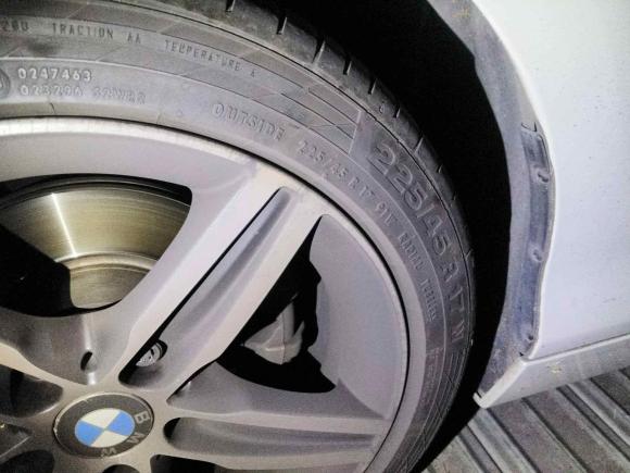 [上海·沪B] 二手宝马宝马1系2015款 120i 运动设计套装