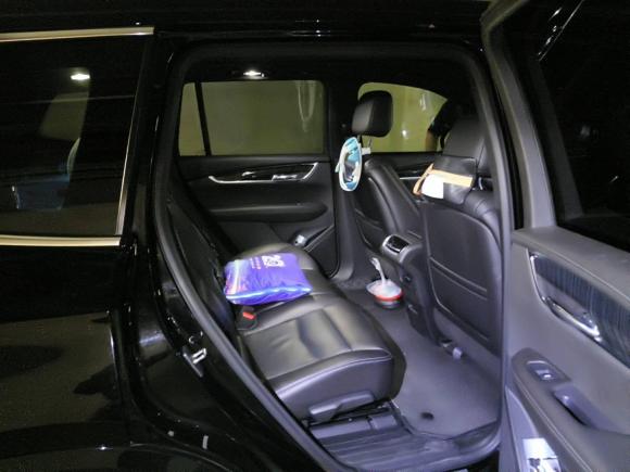 [上海·沪B] 二手凯迪拉克凯迪拉克XT62021款 28T 七座豪华型