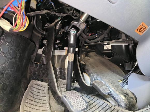 [宁波·浙B] 二手上汽大通MAXUS新途V802021款 2.0T 手动经典傲运通短轴中顶5/6座