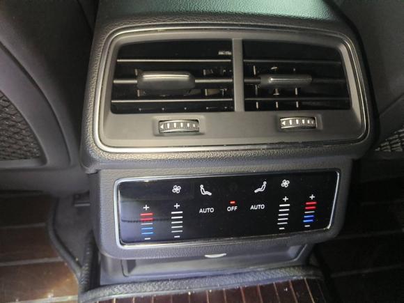 [武汉·鄂A] 二手奥迪奥迪A6L2019款 45 TFSI quattro 臻选动感型