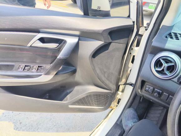 [上海·沪A] 二手北京汽车北京EU52018款 R500 智风版