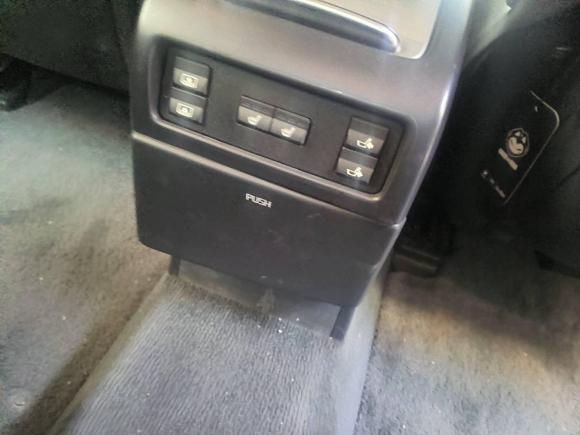 [上海·沪M] 二手沃尔沃沃尔沃S80L2014款 2.0T T5 智雅版