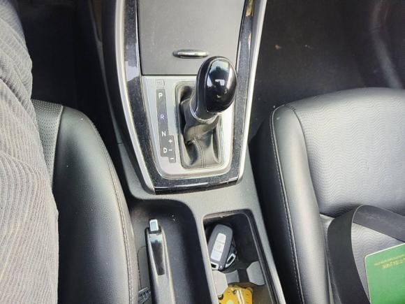 [上海·贵A] 二手现代朗动2012款 1.6L 自动尊贵型