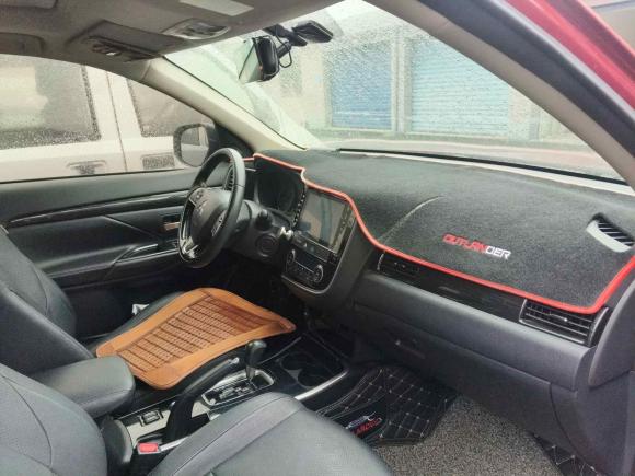 [上海·沪C] 二手三菱欧蓝德2018款 2.0L 两驱荣耀版 5座