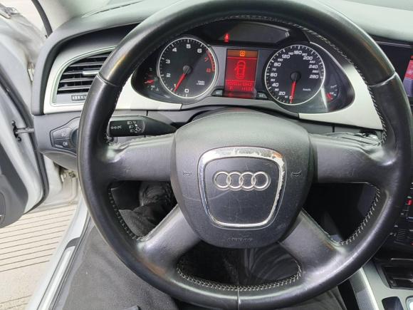 [上海·沪A] 二手奥迪奥迪A4L2011款 2.0 TFSI 标准型