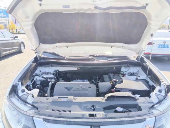 [杭州·鲁B] 二手三菱欧蓝德2017款 2.0L 两驱荣耀版 5座