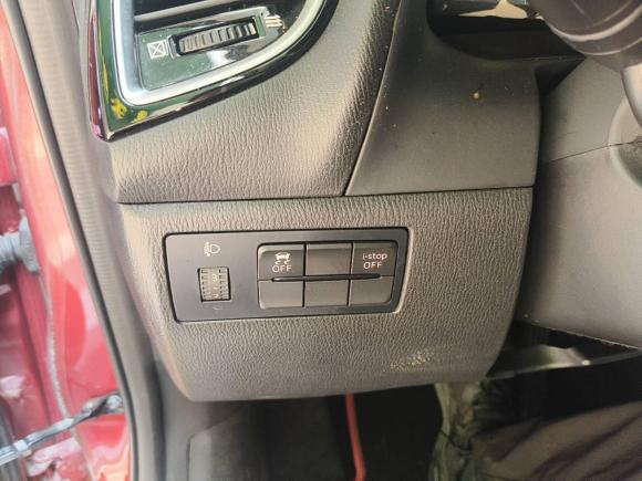 [广州·粤H] 二手马自达马自达3 昂克赛拉2016款 三厢 1.5L 自动舒适型