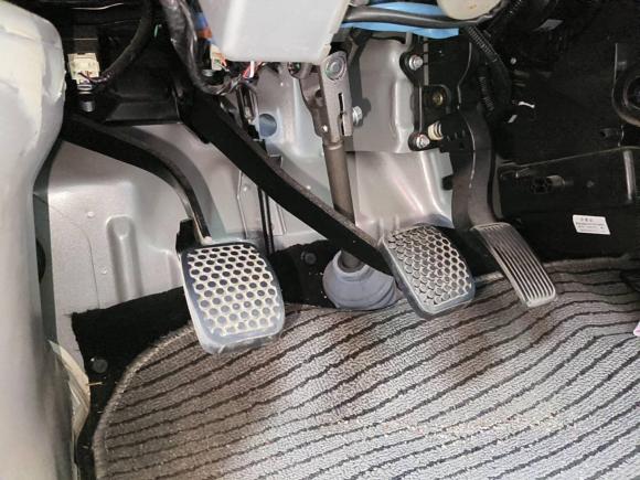 [深圳·粤B] 二手金杯小海狮X302021款 1.5L 财富型单蒸空调版客车国VI SWC15M