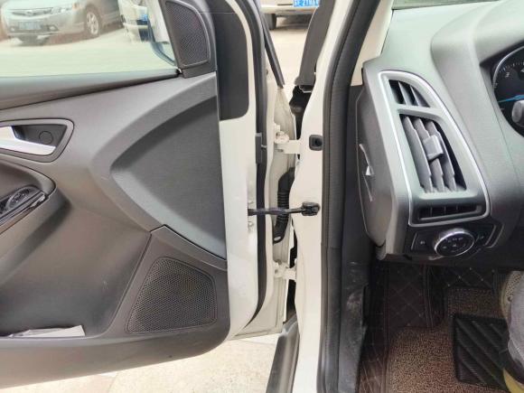 [南通·苏M] 二手福特福克斯2012款 两厢 1.6L 自动风尚型