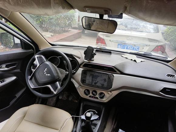 [上海·鄂E] 二手五菱汽车五菱宏光2018款 1.5L S舒适型L2B