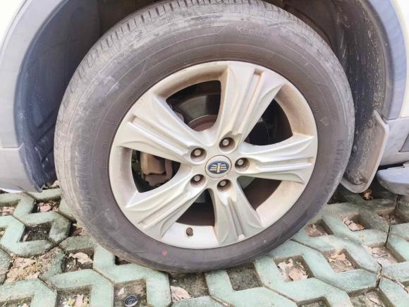 [上海·沪E] 二手奔腾奔腾X802015款 2.0L 自动豪华型