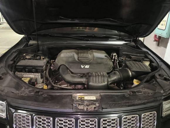 [佛山·粤X] 二手Jeep大切诺基2014款 3.0L 旗舰尊悦版