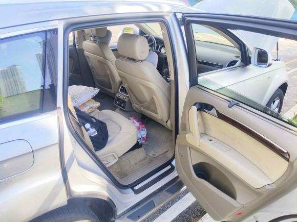 [深圳·粤B] 二手奥迪奥迪Q72011款 3.0 TFSI 技术型(245kW)