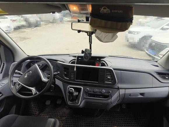 [成都·川G] 二手上汽大通MAXUS新途V802024款 傲运通 6MT 短轴中顶147Ps 7/8/9座