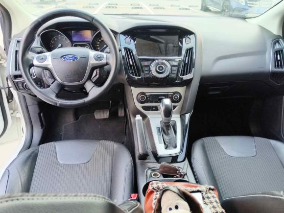 [上海·皖P] 二手福特福克斯2012款 两厢 2.0L 自动豪华运动型