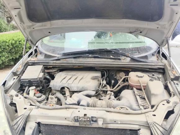 [济南·鲁A] 二手别克别克GL82011款 2.4L LT行政版