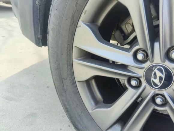 [青岛·鲁U] 二手现代胜达2013款 2.4L 自动两驱智能型