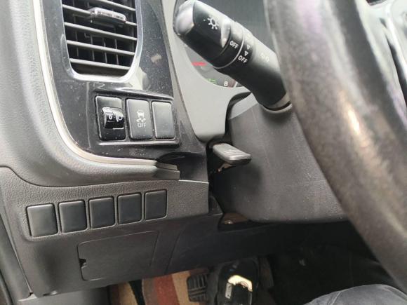 [深圳·鄂B] 二手三菱欧蓝德2018款 2.0L 两驱荣耀版 5座