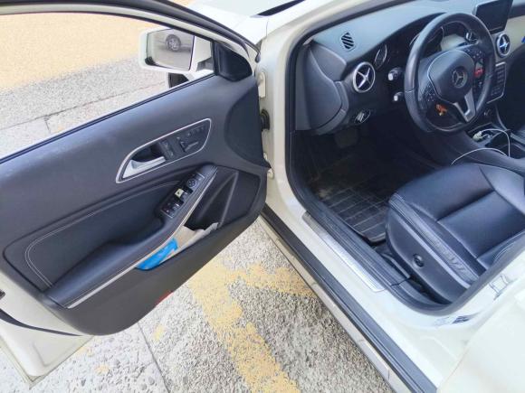 [无锡·苏B] 二手奔驰奔驰GLA2015款 GLA 200 动感型