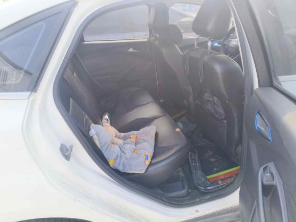 [青岛·鲁B] 二手福特福克斯2018款 三厢经典 1.6L 手动风尚型智行版