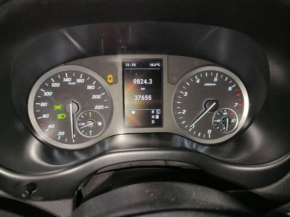 [济南·鲁A] 二手奔驰威霆2021款 2.0T 精英版 7座