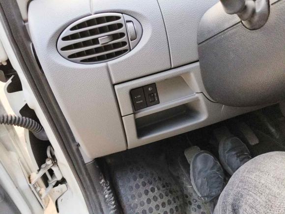 [上海·沪D] 二手上汽大通MAXUS新途V802021款 2.0T 手动经典傲运通短轴中顶5/6座