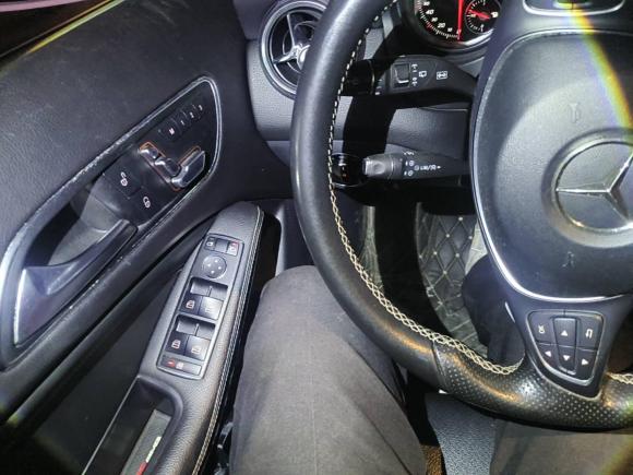 [上海·沪D] 二手奔驰奔驰GLA2018款 GLA 200 动感型