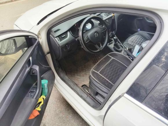 [武汉·鄂A] 二手斯柯达明锐2017款 经典款 1.6L 自动舒适版