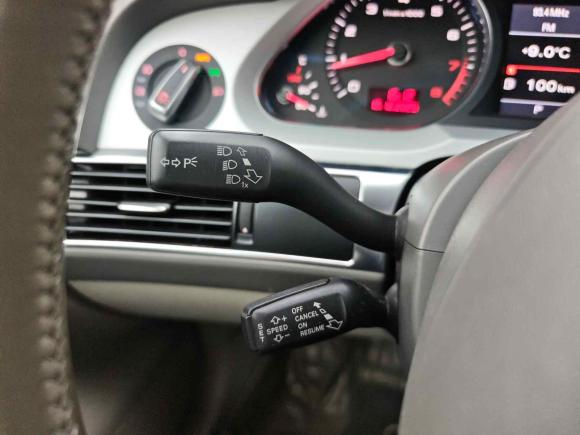 [上海·浙A] 二手奥迪奥迪A6L2010款 2.0 TFSI 自动标准型