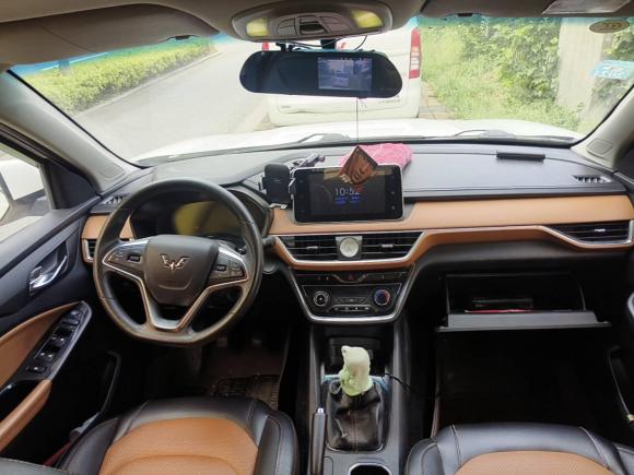 [苏州·苏U] 二手五菱汽车五菱宏光S32018款 1.5L 手动豪华型 国V